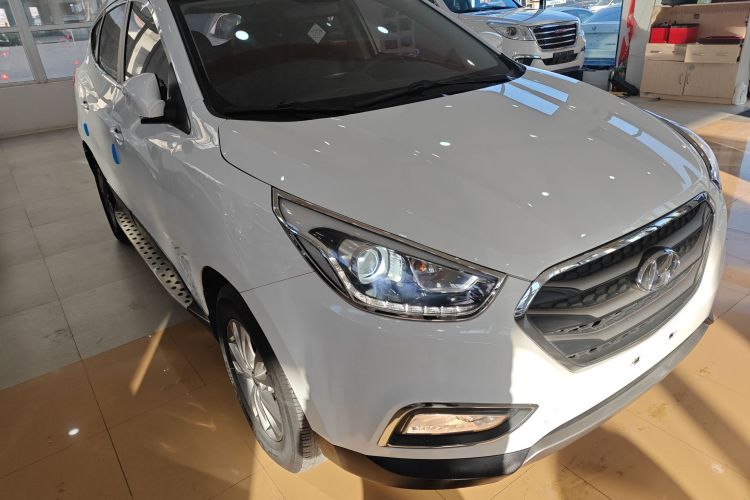 北京现代ix35 2015款 2.0L  手动两驱舒适型 国IV车身外观3