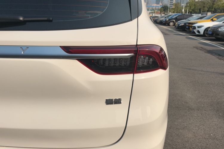 吉利汽车 豪越 2020款 1.8TD DCT旗舰型 7座车身外观9