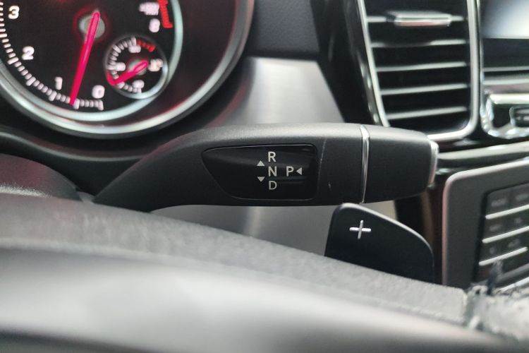 奔驰GLE轿跑 2017款 GLE 320 4MATIC 轿跑SUV中控内饰18