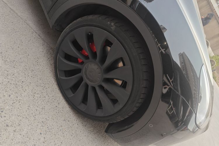 特斯拉 Model Y 2022款 Performance高性能全轮驱动版车身外观10