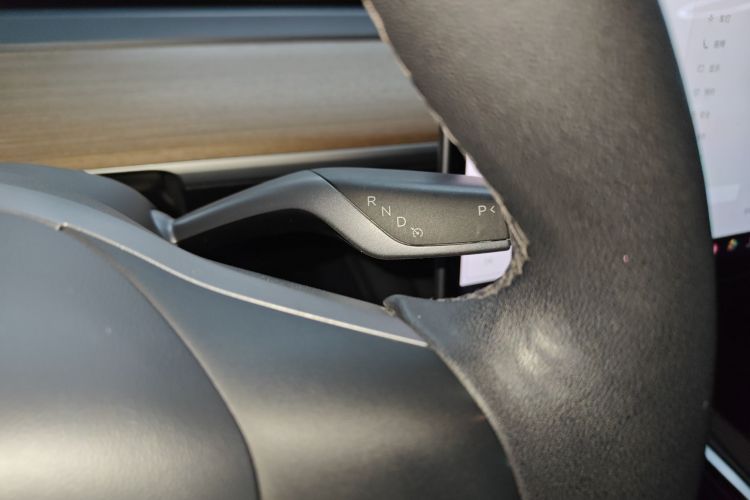 特斯拉 Model Y 2021款 长续航全轮驱动版中控内饰18