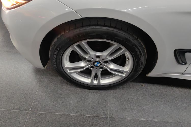 宝马3系GT 2019款 320i M运动套装车身外观6007