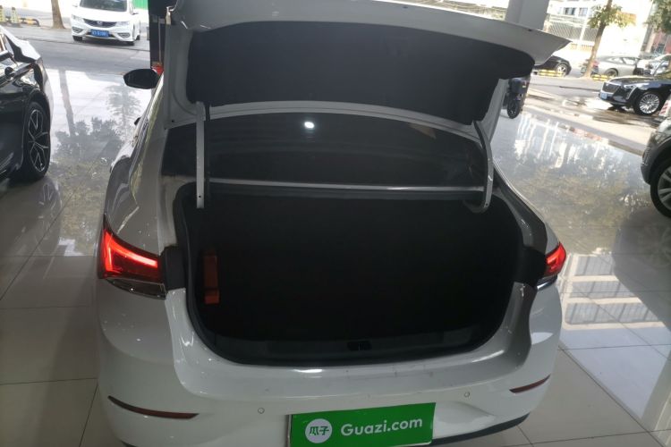 别克 英朗 2021款 1.3T 自动轻混动精英型机舱底盘23