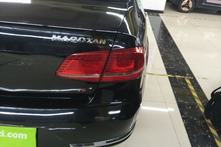 大众 迈腾 2015款 1.8TSI 尊贵型车身外观9