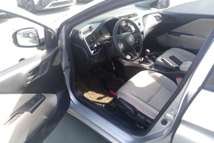 本田 锋范 2015款 1.5L 手动豪华版中控内饰20