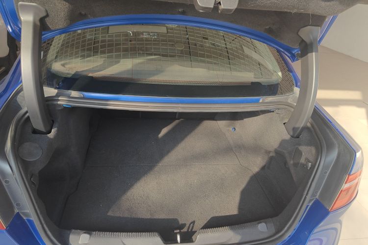 捷豹XEL 2018款 2.0T 250PS 尊享版机舱底盘23