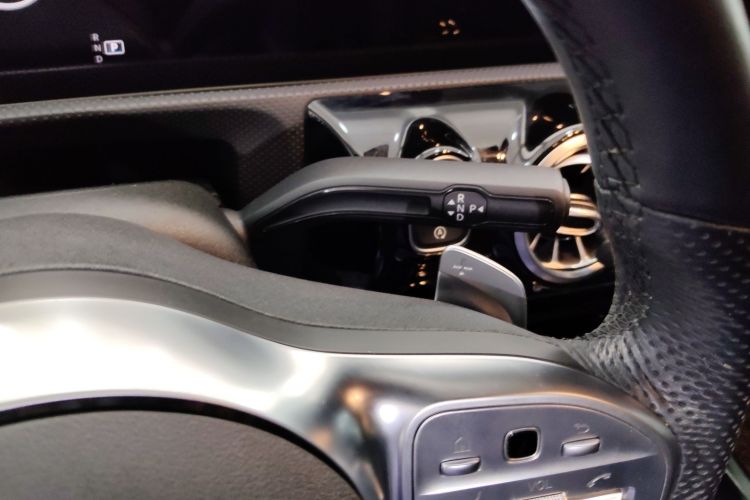 奔驰A级 2020款 A 200 L 运动轿车中控内饰18