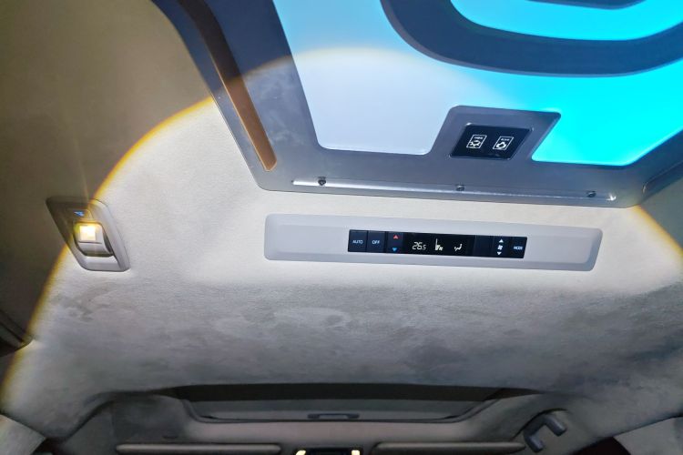 丰田 赛那SIENNA 2021款 2.5L混动 舒适版中控内饰22