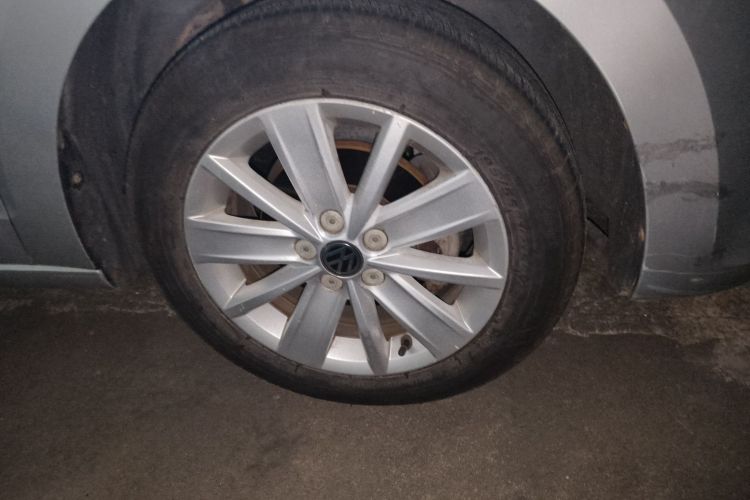 大众 捷达 2015款 1.6L 自动舒适型车身外观10