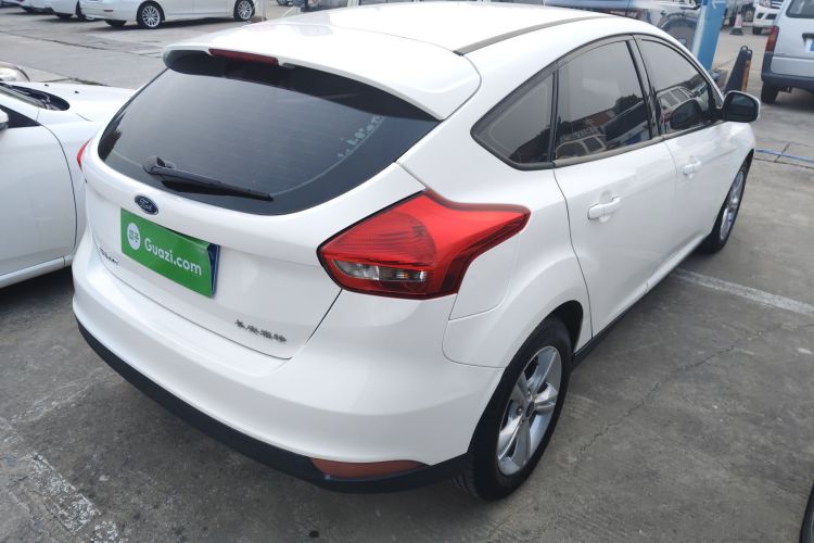 福特 福克斯 2017款 两厢 1.6L 自动舒适型智行版车身外观7