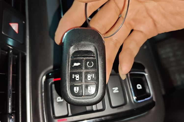 本田 艾力绅 2024款 2.0L e:HEV 豪华版中控内饰7001