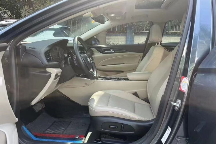 别克 君威 2020款 552T 精英型局部细节19