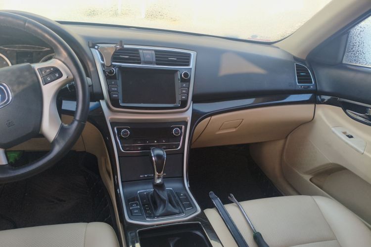 长安 睿骋 2016款 1.8T 自动智享版尊悦型中控内饰16