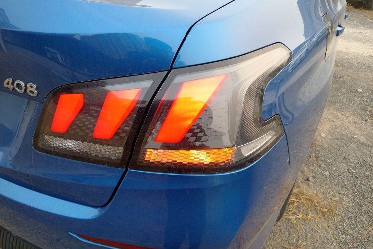 标致408 2019款 230THP 自动豪华版 国V车身外观9