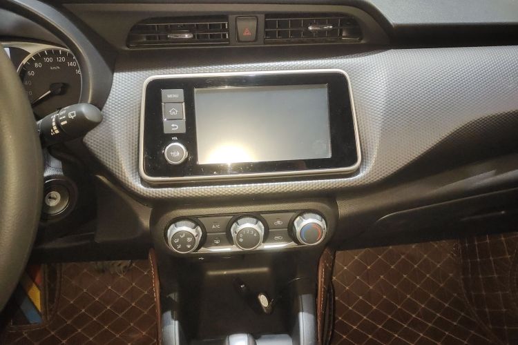 日产 劲客 2020款 1.5L XL CVT酷享版中控内饰16