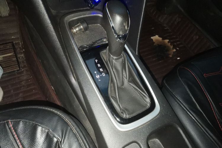 雪佛兰 科沃兹 2018款 320 自动欣享天窗版中控内饰18