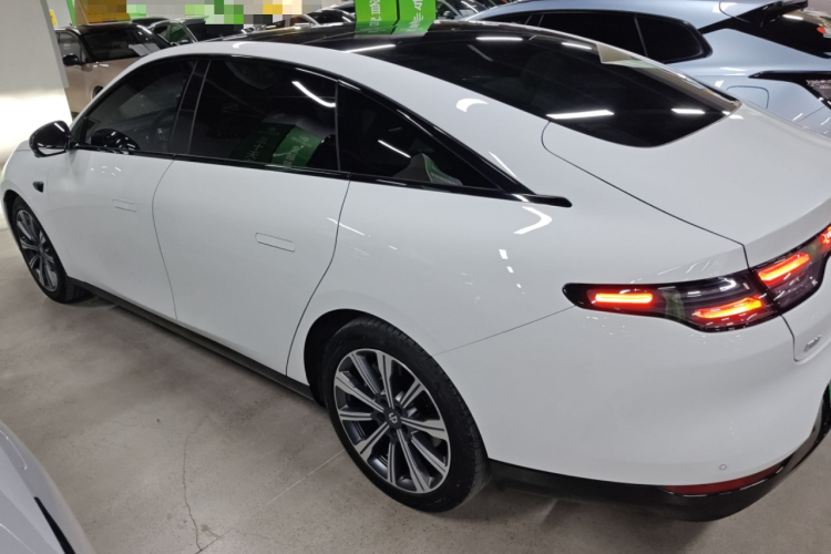 零跑汽车 零跑C01 2023款 525舒享版车身外观4