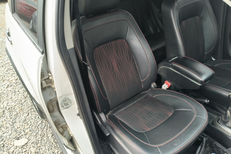 长城M4 2012款 1.5L 手动豪华型局部细节41