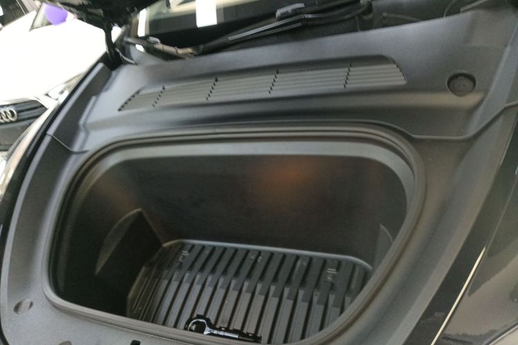 特斯拉 Model Y 2022款 后轮驱动版局部细节24