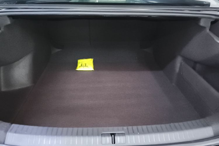 大众 帕萨特 2023款 330TSI 星空精英版机舱底盘23