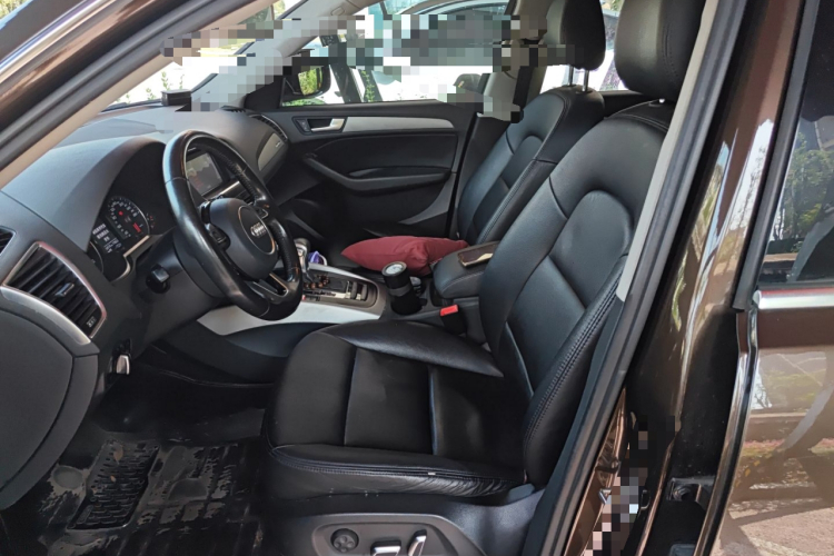 奥迪Q5 2015款 40 TFSI 进取型局部细节19