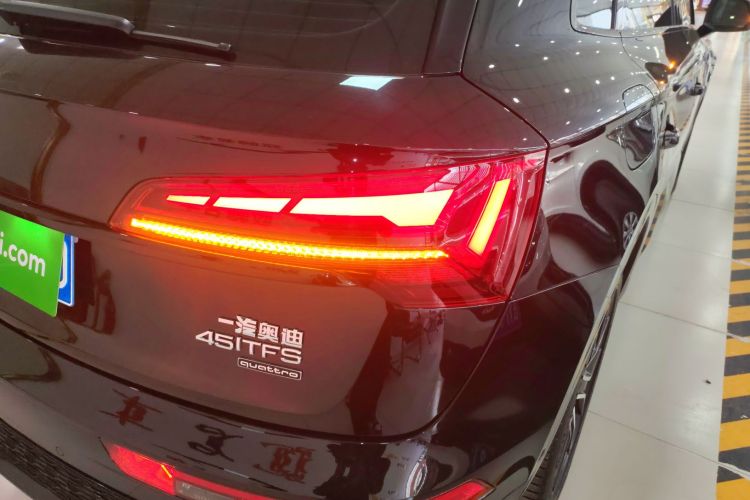 奥迪Q5L 2024款 45 TFSI 豪华动感型车身外观9