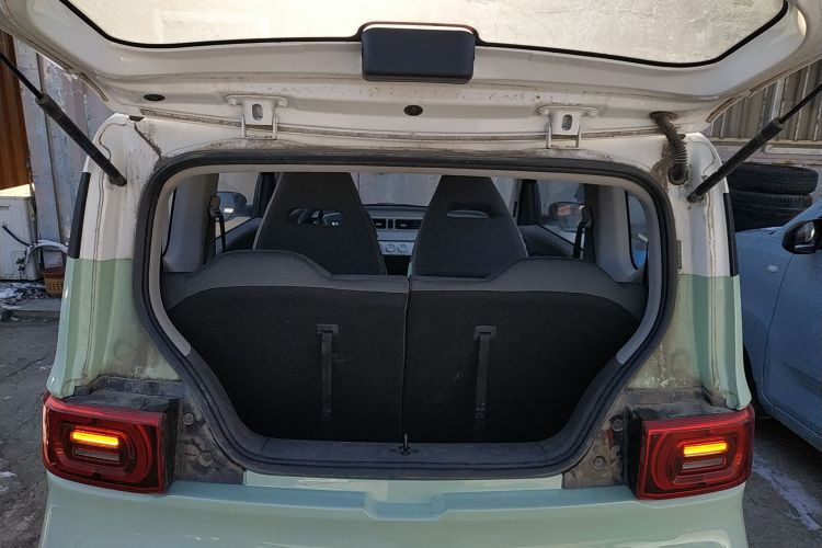 五菱汽车 宏光MINIEV 2021款 马卡龙时尚款 三元锂机舱底盘23