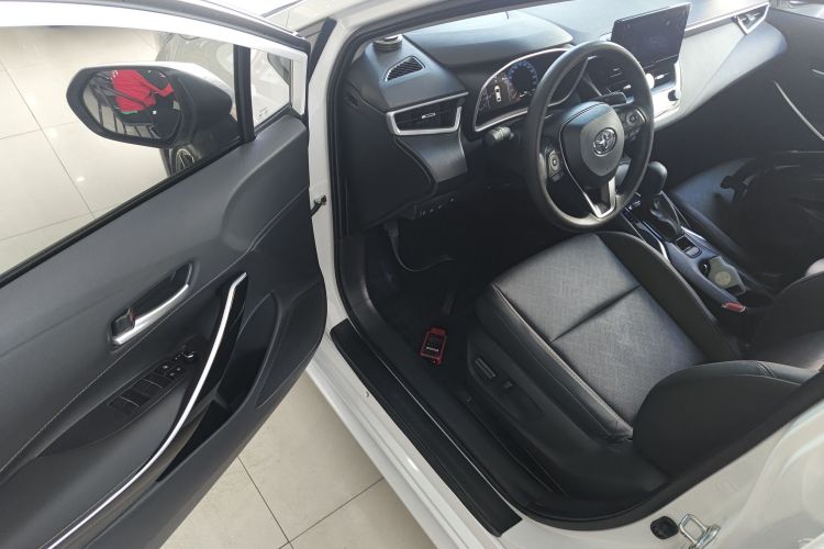 丰田 雷凌 2023款 智能电混双擎 1.8L 运动版中控内饰20