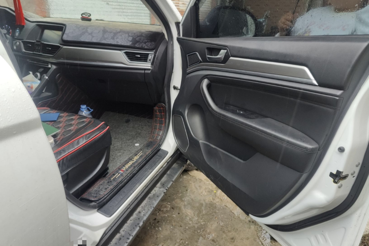 哈弗H6 2021款 运动版 1.5T 自动精英智联型 六边形格栅局部细节9005