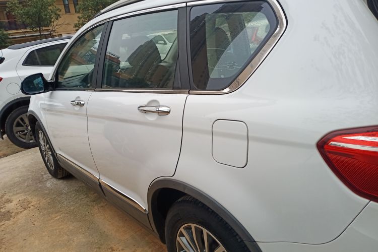 哈弗H6 2015款 运动版 1.5T 自动两驱豪华型车身外观4