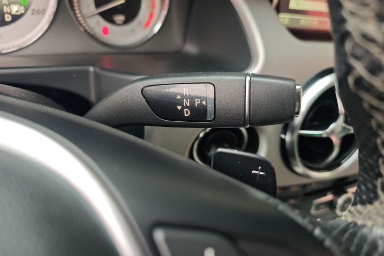 奔驰GLK级 2013款 GLK 300 4MATIC 动感天窗型中控内饰18