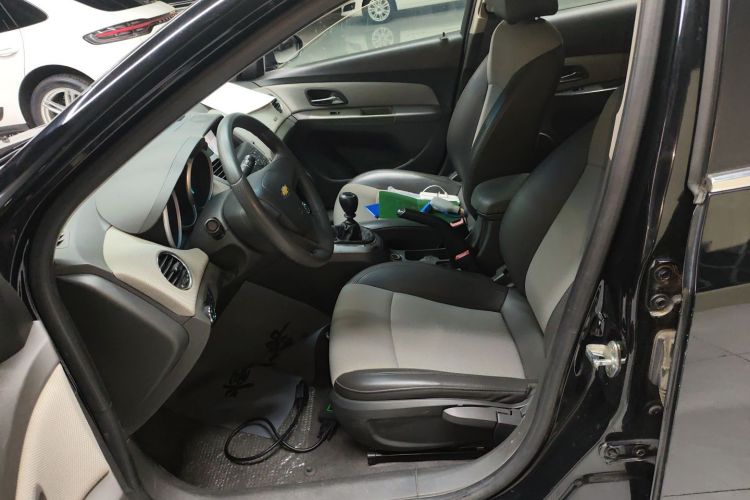 雪佛兰 科鲁兹 2014款 1.6L SL百万纪念版 MT局部细节19