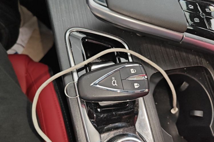 长安UNI-T 2020款 1.5T 尊贵型中控内饰11