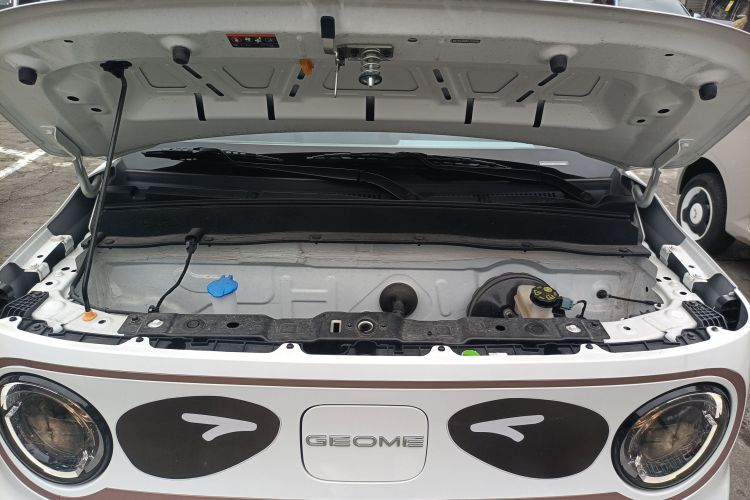 吉利银河 2024款 熊猫mini 200km 耐力熊机舱底盘24