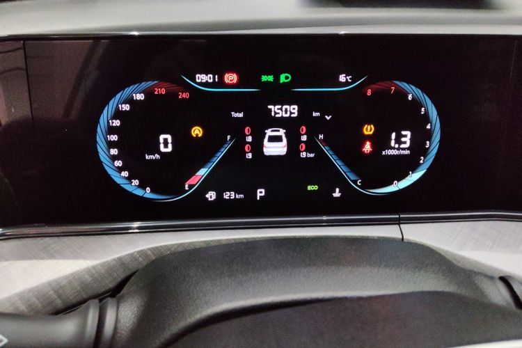 长安 逸动 2024款 PLUS 蓝鲸NE 1.4T GDI DCT高能版局部细节14