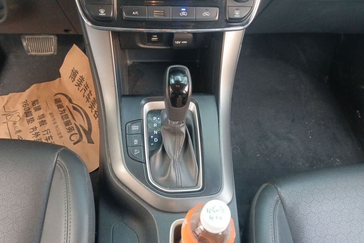 北京现代ix35 2018款 2.0L 自动两驱智勇·畅享版中控内饰18