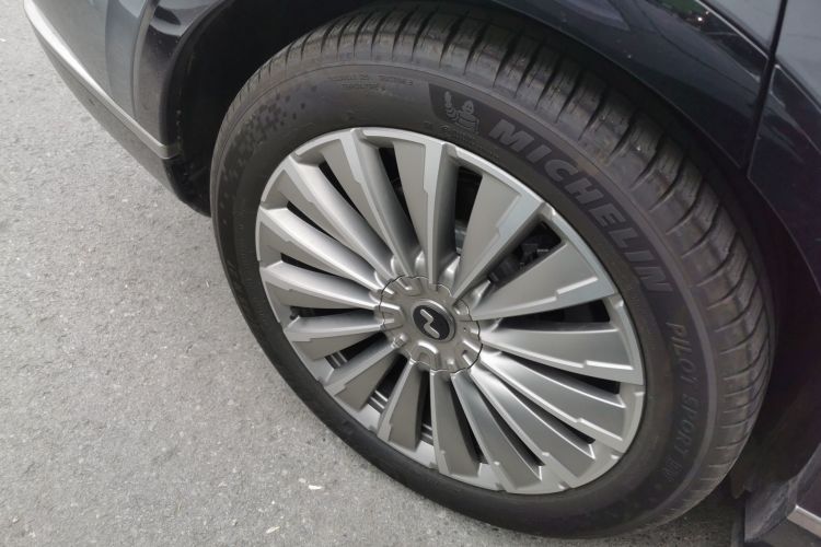 乐道L90 2025款 Ultra 六座版车身外观6008