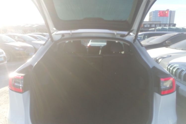 特斯拉 Model Y 2022款 改款 长续航全轮驱动版局部细节23