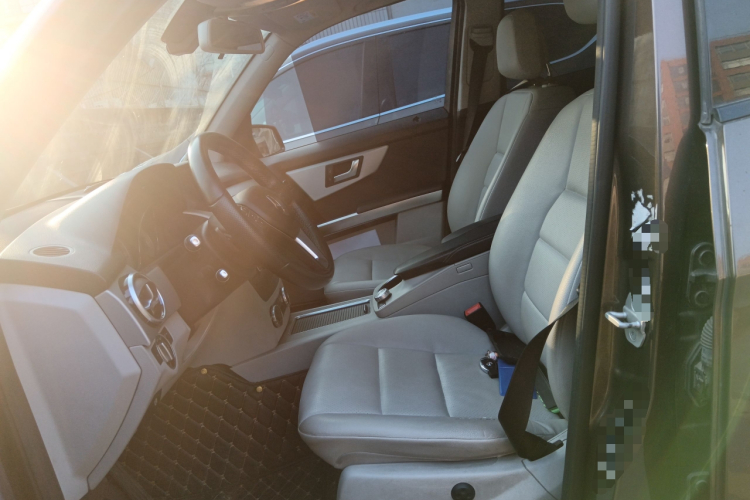 奔驰GLK级 2014款 GLK 260 4MATIC 动感型中控内饰19