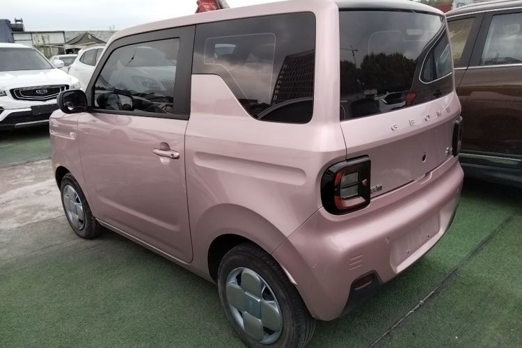 吉利汽车 2023款 熊猫mini 200km 耐力熊车身外观4