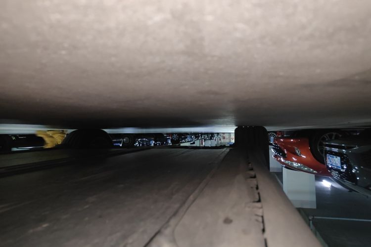 特斯拉 Model Y 2022款 长续航全轮驱动版局部细节9001