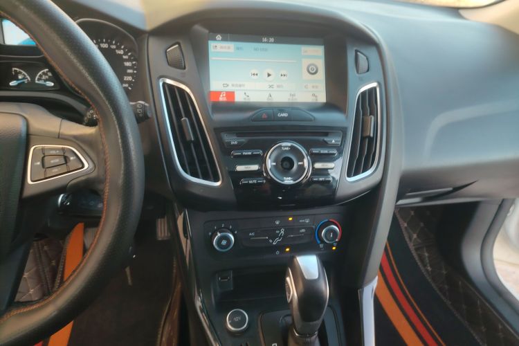 福特 福克斯 2018款 两厢经典 1.6L 自动风尚型智行版中控内饰16