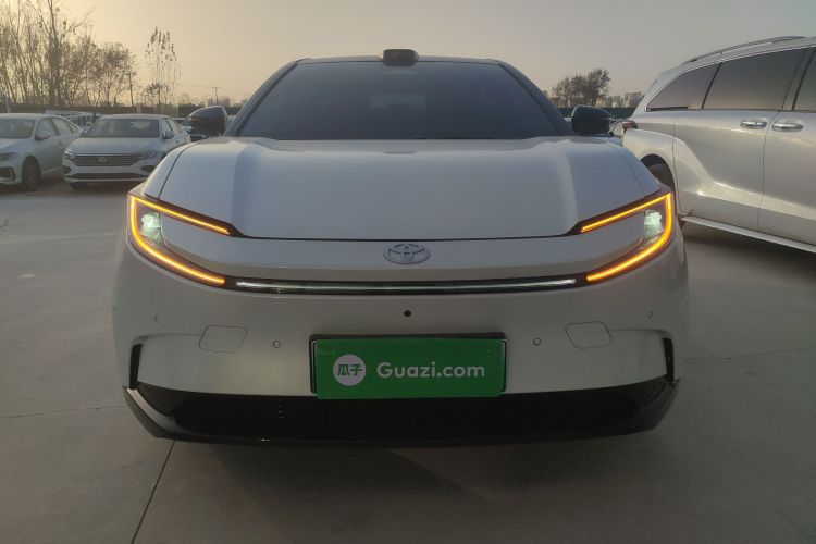 丰田bZ5 2025款 630 MAX智行版车身外观2