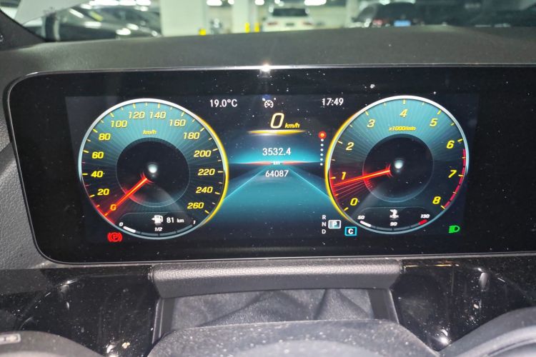 奔驰B级 2021款 B 200 动感型中控内饰14