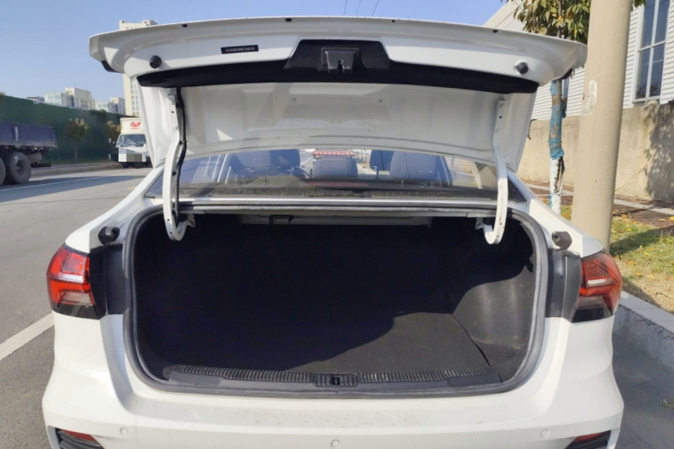 荣威i5 2021款 1.5L CVT铂金版局部细节23