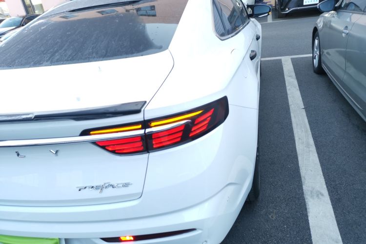 吉利汽车 星瑞 2021款 改款 2.0TD 尊贵型车身外观9