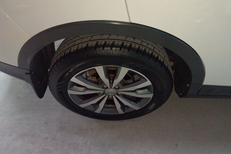 广汽传祺 传祺GS3 2019款 235T 手动精英版车身外观6008