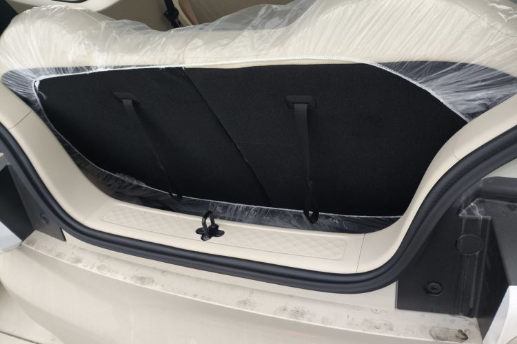 五菱汽车 宏光MINIEV 2024款 第三代 215km 青春版机舱底盘23