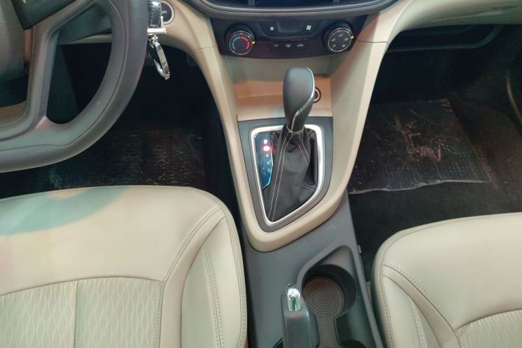 别克 英朗 2017款 15N 自动精英型中控内饰18