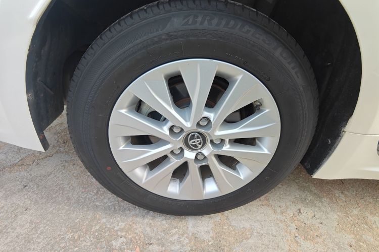 丰田 卡罗拉 2022款 TNGA 1.5L CVT先锋版车身外观6008